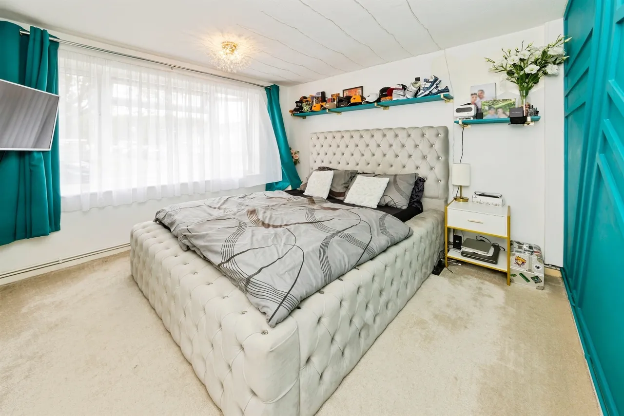 Churchill Road, Smallfield, Horley, photo 5