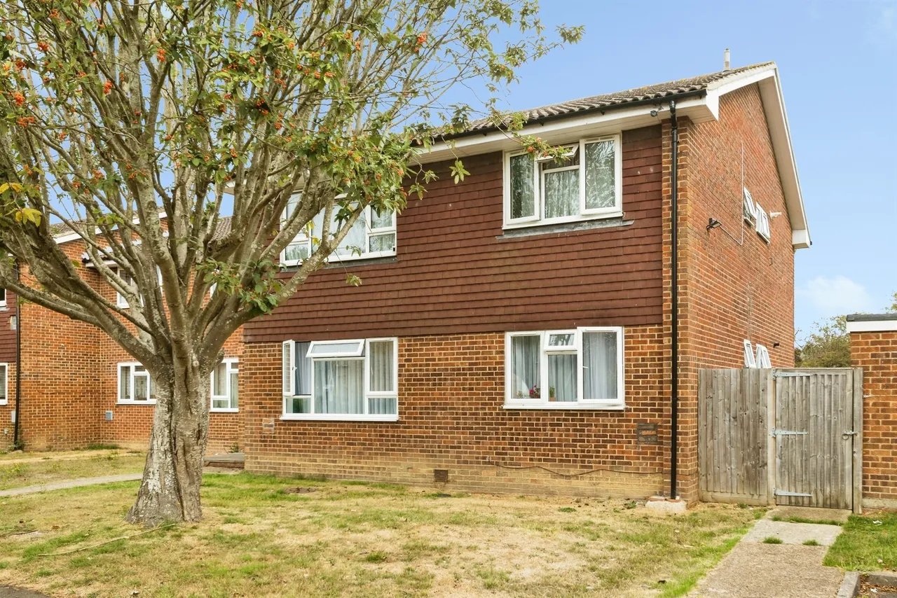 Churchill Road, Smallfield, Horley, photo 10