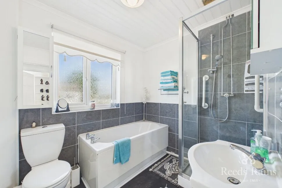St. Marys Close, Hale Village, L24, photo 20