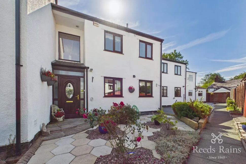 St. Marys Close, Hale Village, L24, photo 9