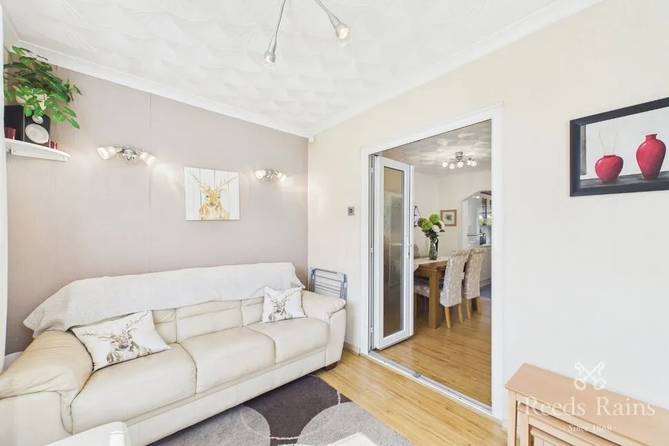 St. Marys Close, Hale Village, L24, photo 14