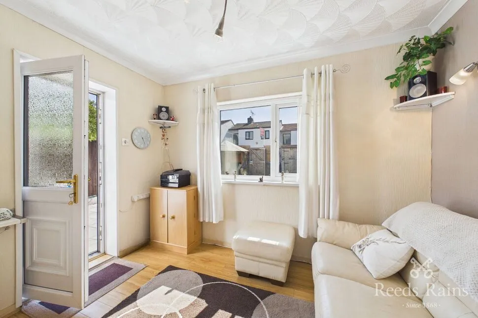 St. Marys Close, Hale Village, L24, photo 6