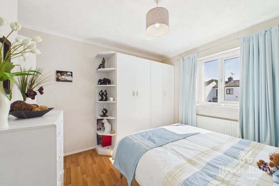 St. Marys Close, Hale Village, L24, photo 8
