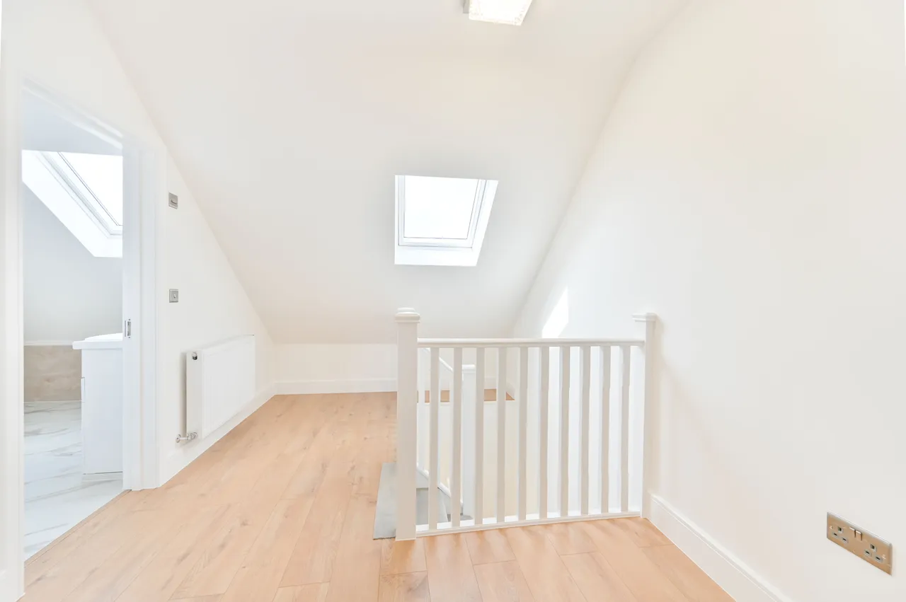 126 Fleetwood Road, London, photo 8
