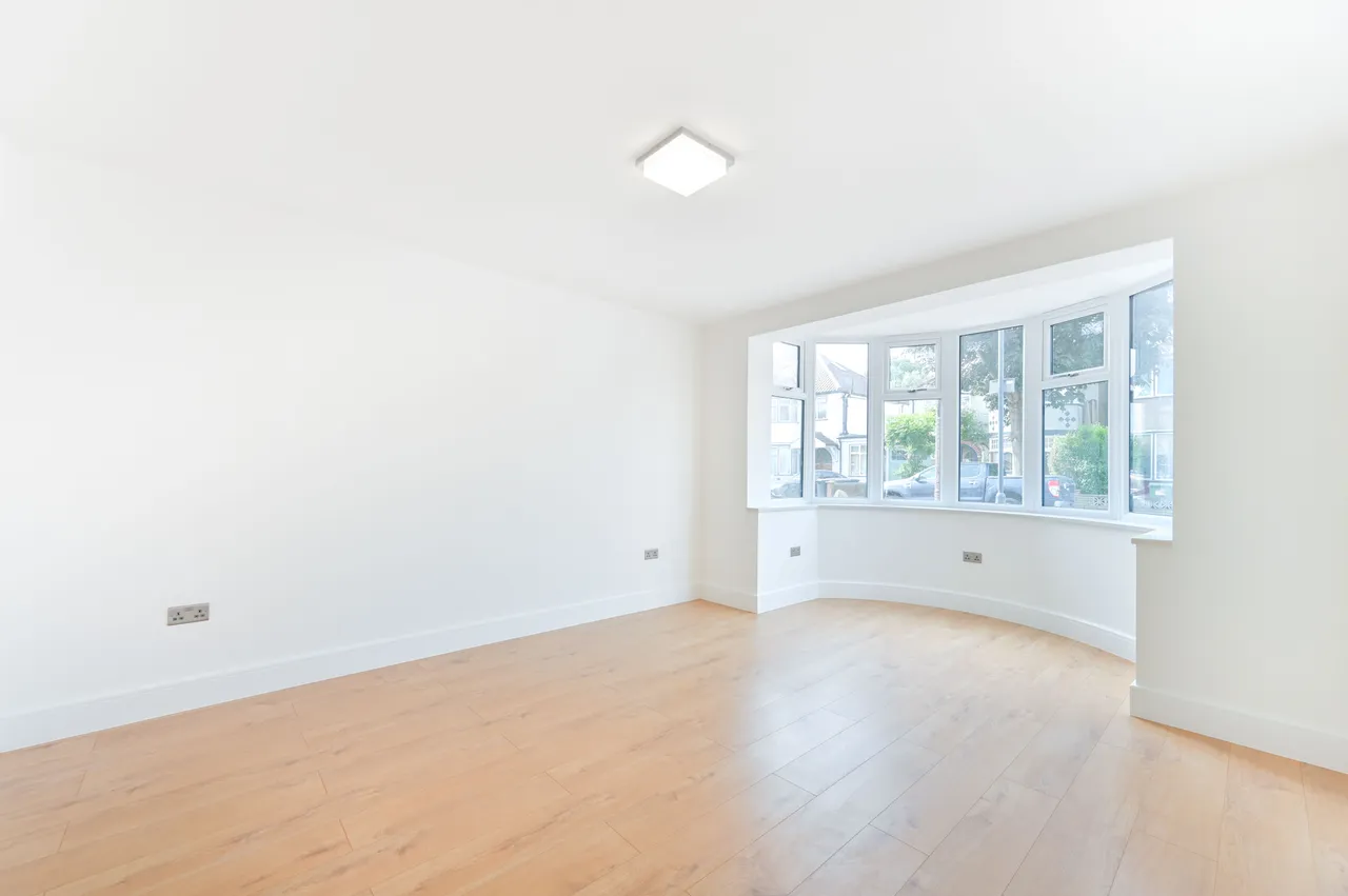 126 Fleetwood Road, London, photo 3