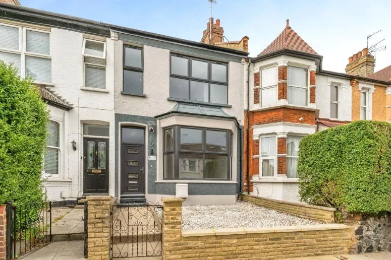 3 bed house for sale — Squires Lane, Finchley, London, N3 2AT