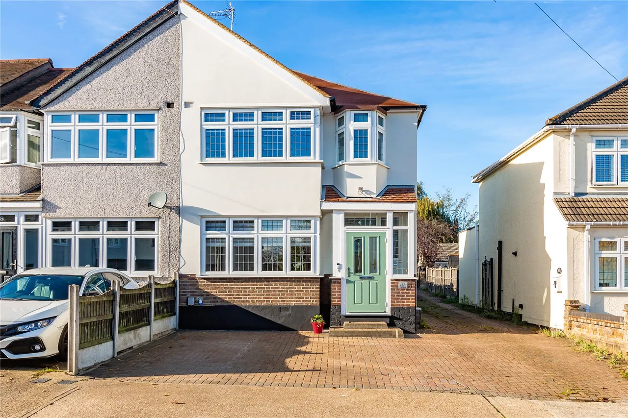 3 bed house for sale, Collier Row, RM5
