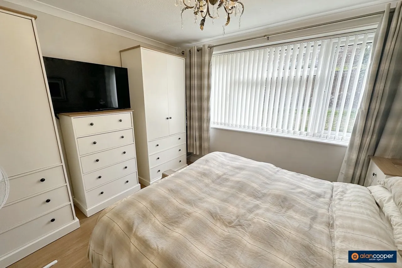 Snowdon Close, Grove Farm, CV10, photo 3