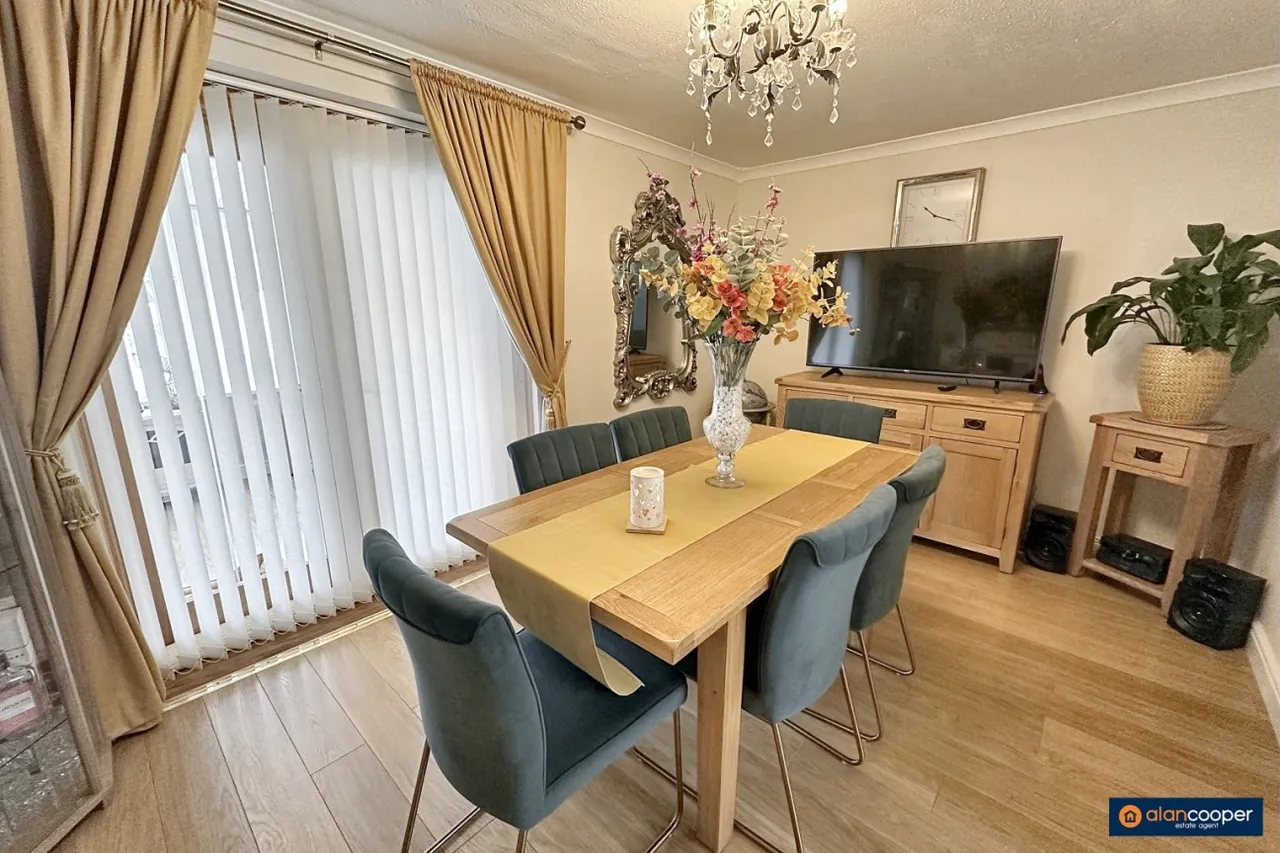 Snowdon Close, Grove Farm, CV10, photo 4