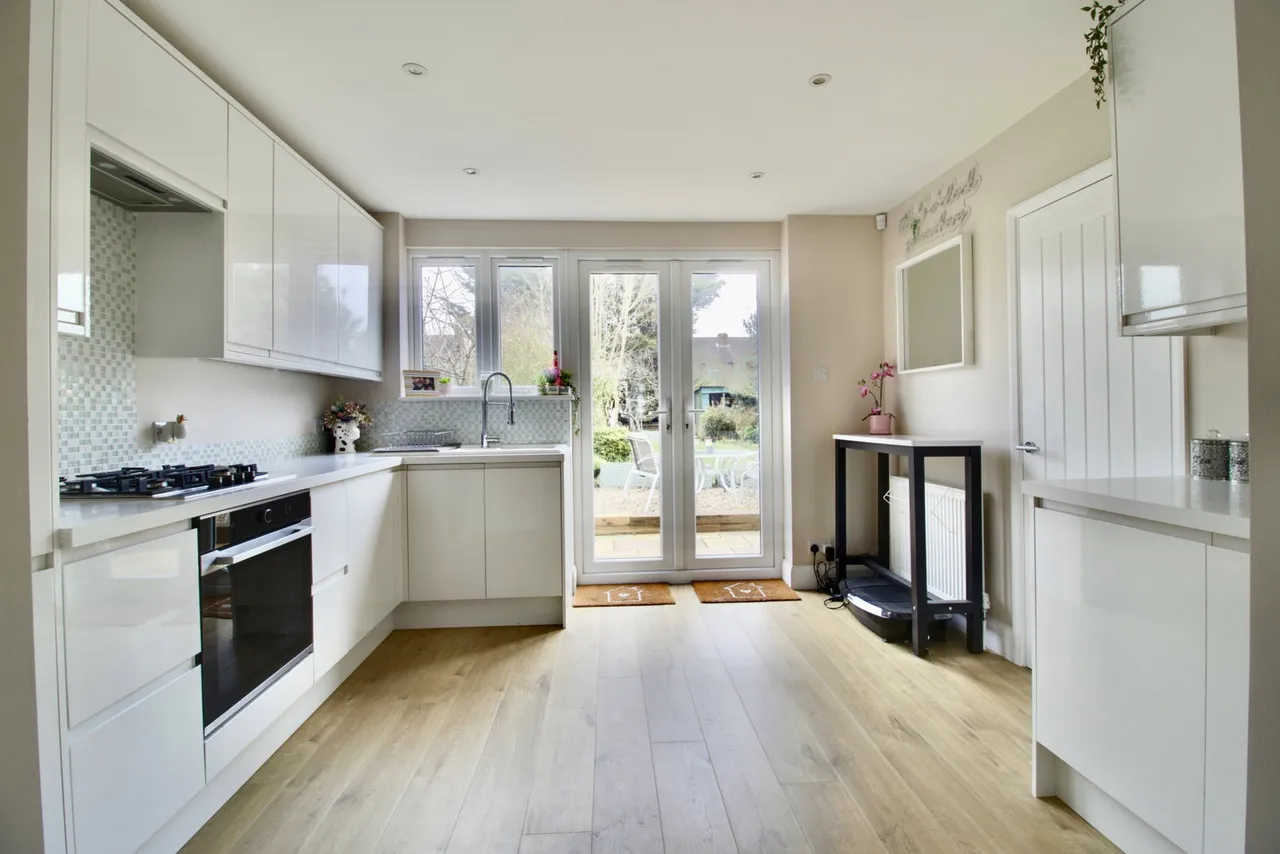 Geoffrey Avenue, Harold Wood, Romford, RM3 0YJ, photo 11