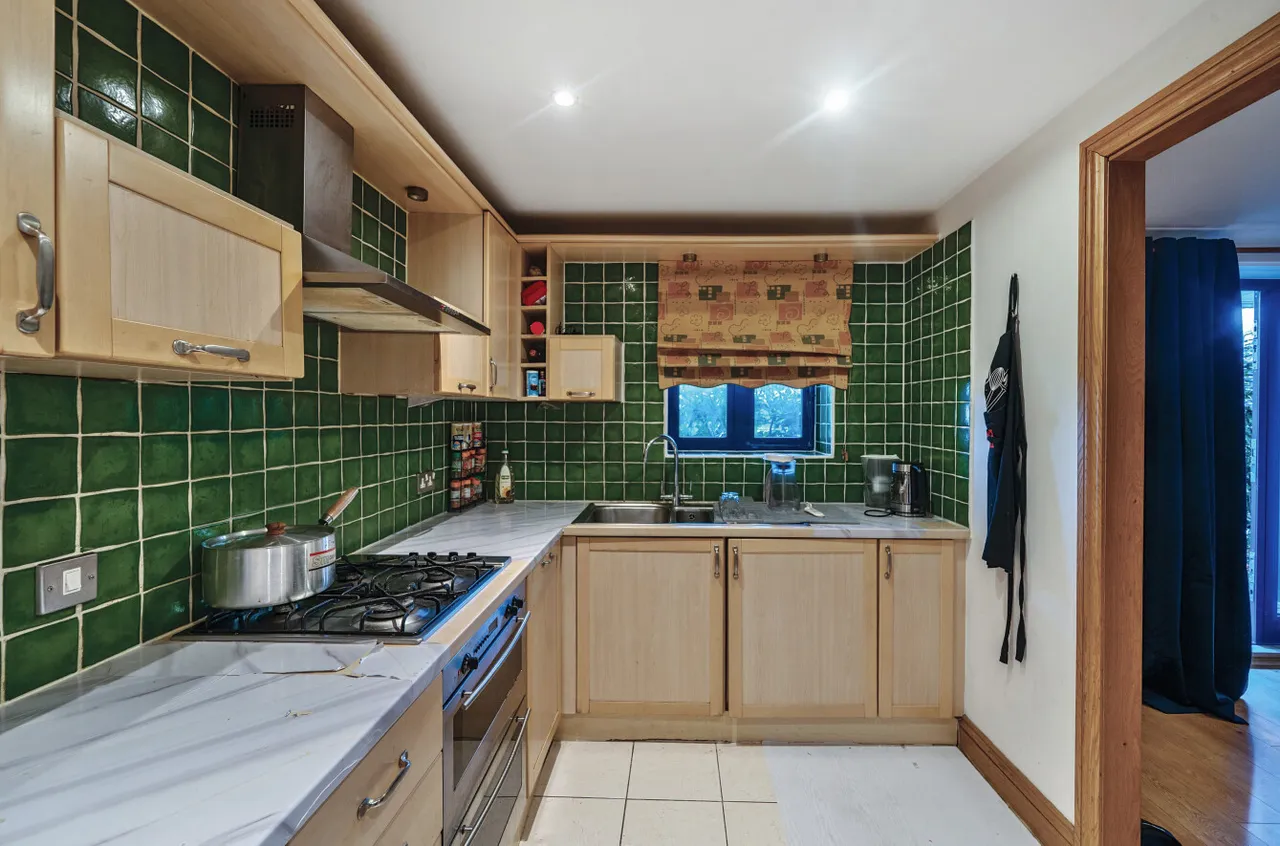 Canute Road, Ocean Village, SO14, photo 2