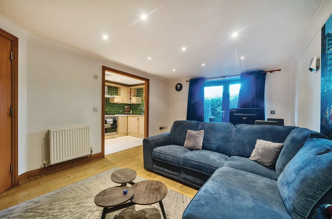 Canute Road, Ocean Village, SO14, photo 3
