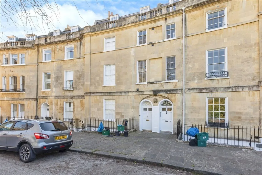 3 bed flat for sale — Widcombe Crescent, BATH
