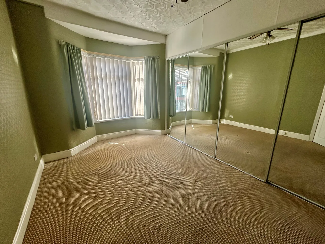 Woodhall Road, L13, photo 6