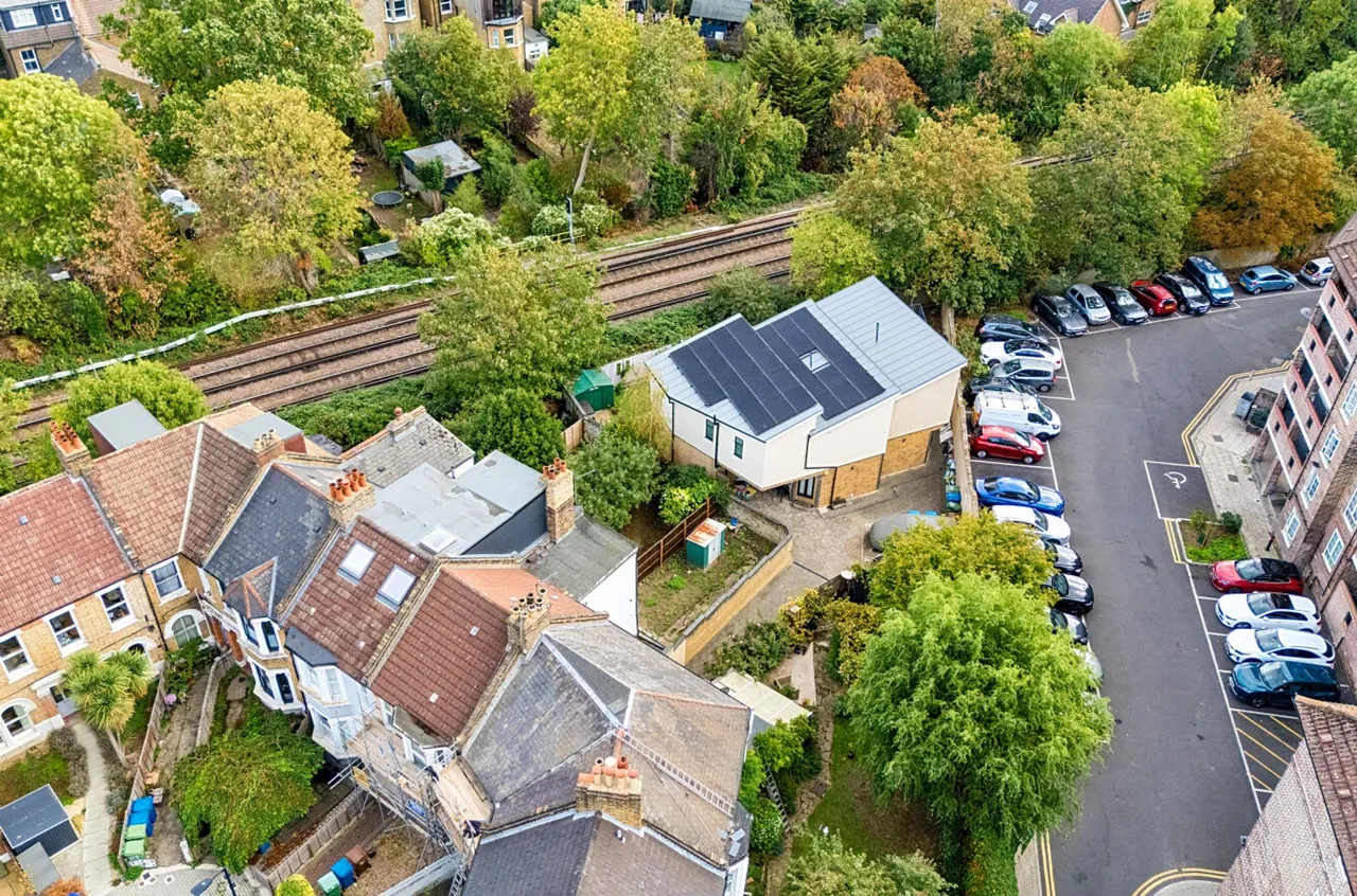 Ivanhoe Road, London, SE5, photo 30