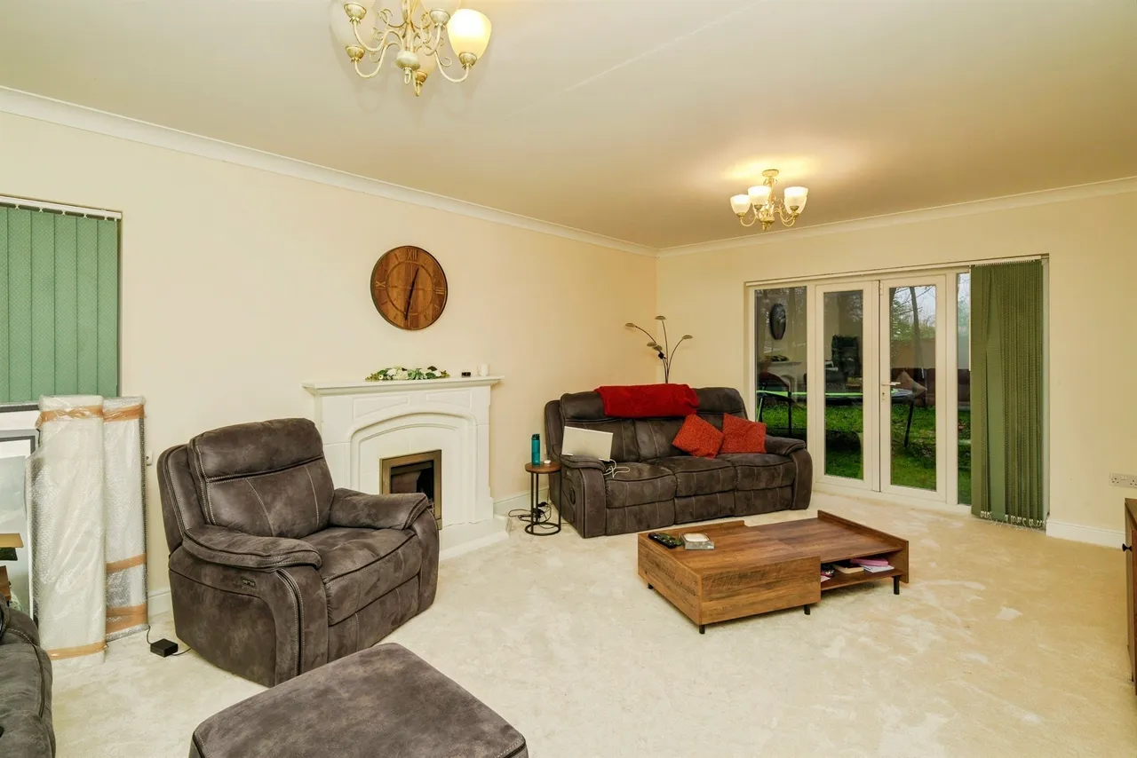 Wychwood, Upton, Wirral, photo 4