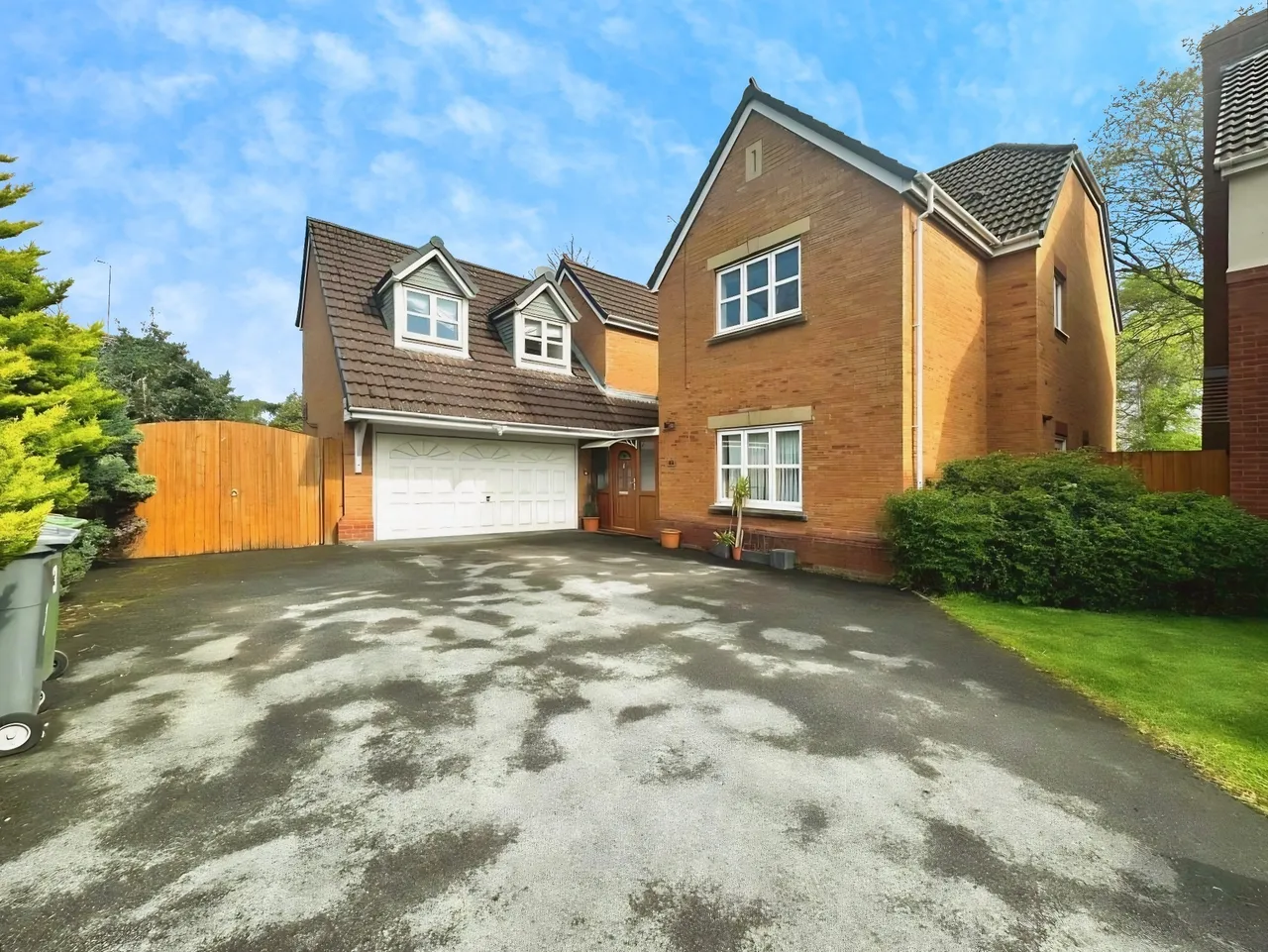 5 bed house for sale — Wychwood, Upton, Wirral