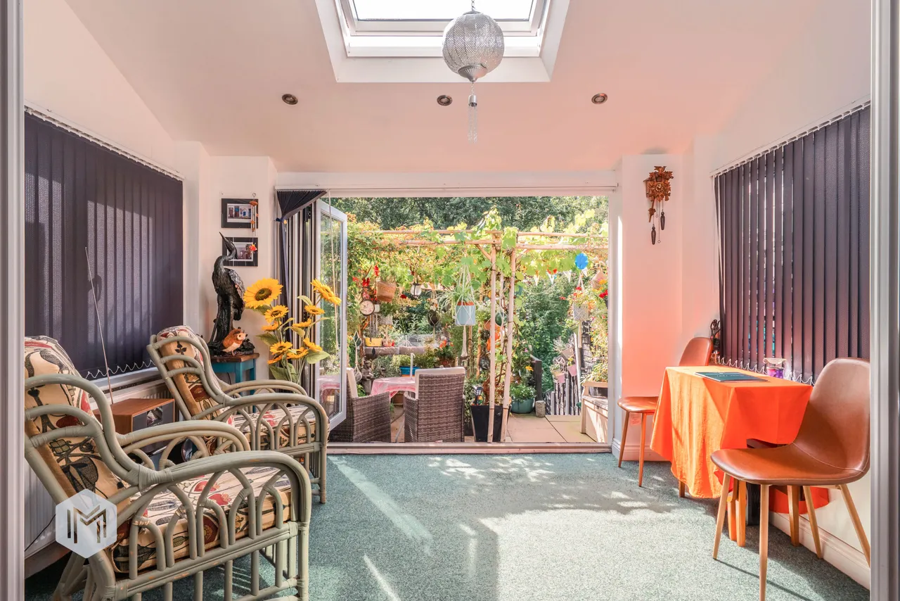 2 bed house for sale — Broad Oak Terrace, Bury, BL9 7ST