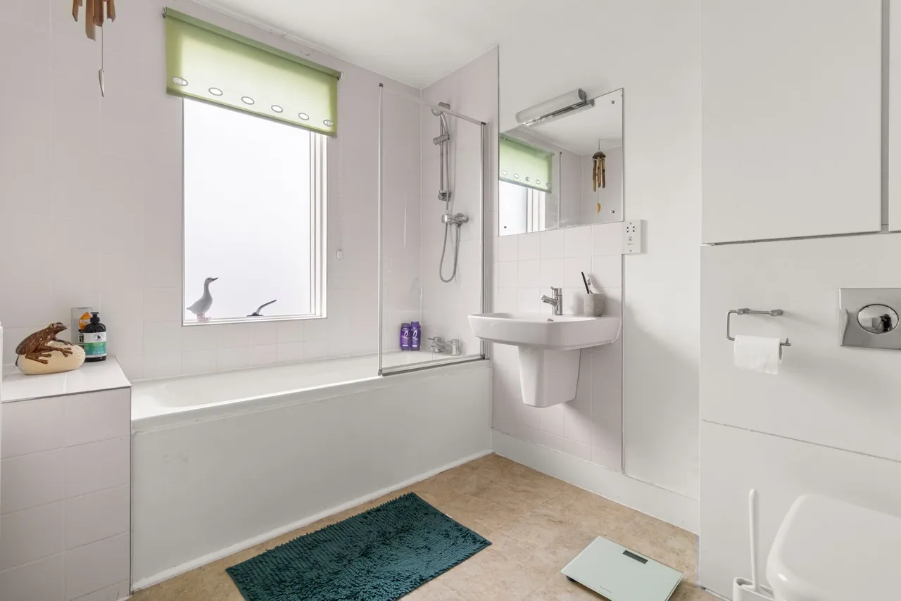 Howse Garden, Swindon, SN2 1FP, photo 12