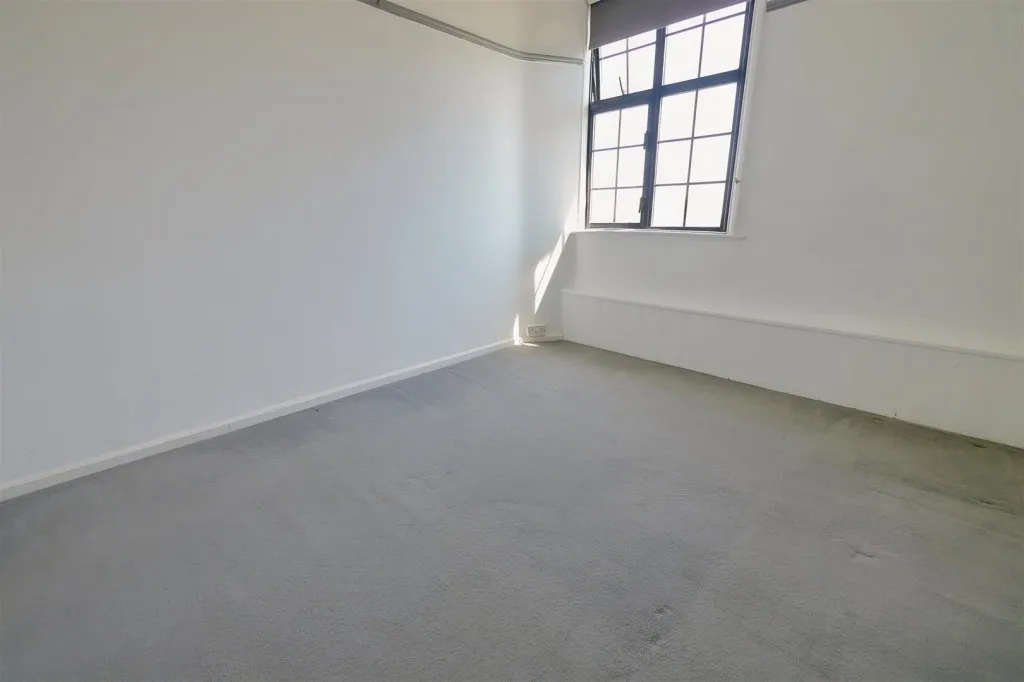 Grand Avenue, Worthing, BN11, photo 8
