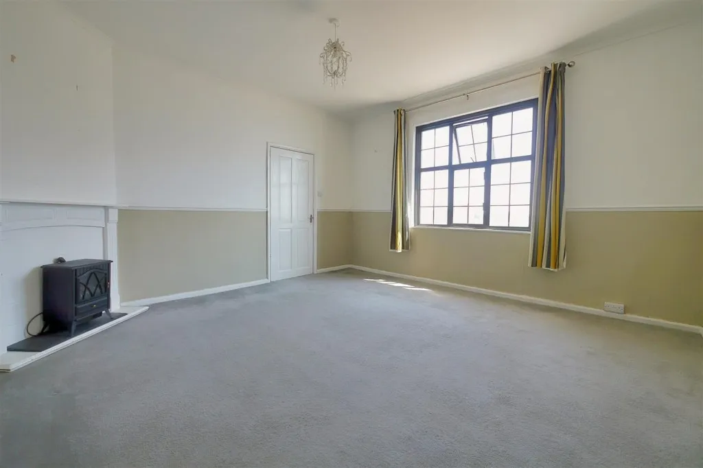 Grand Avenue, Worthing, BN11, photo 2