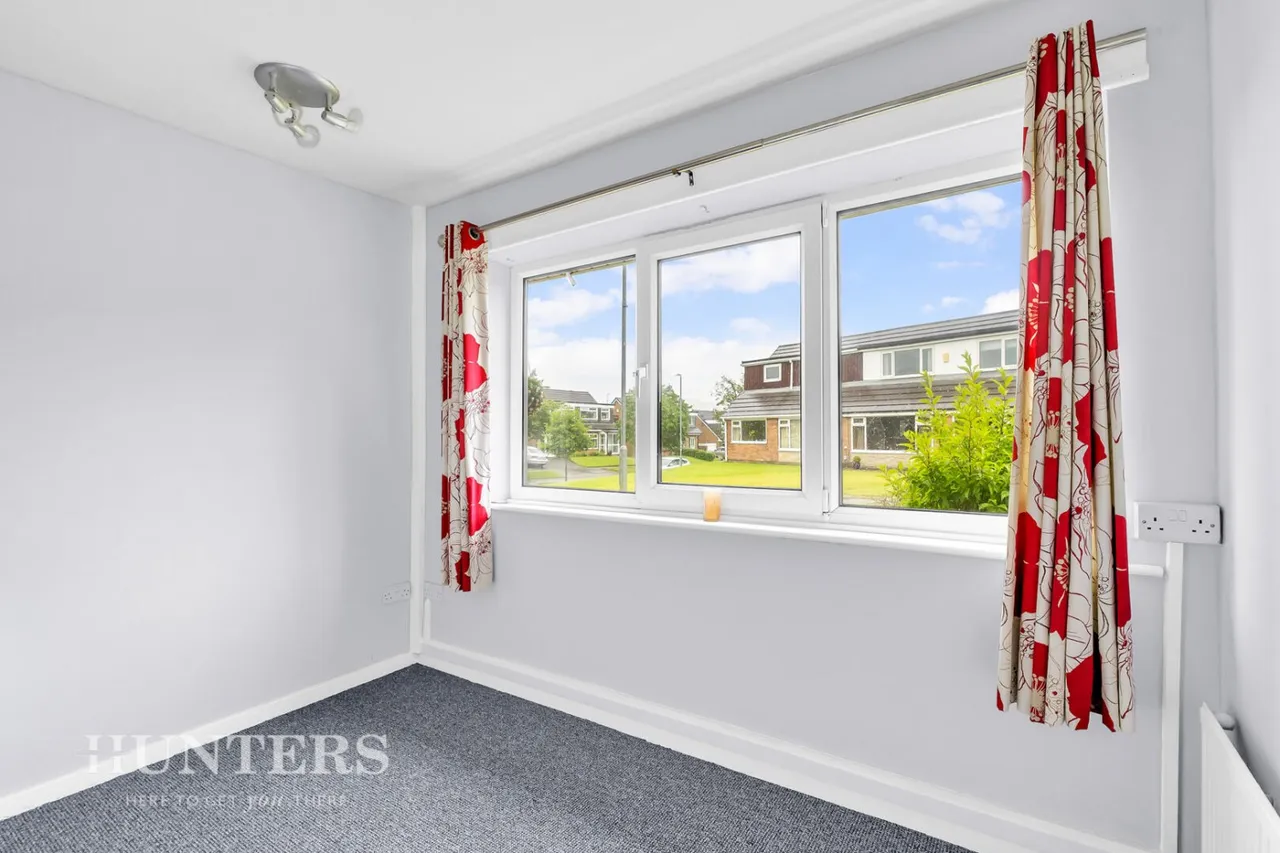 Meadow Walk, Bents Farm Estate, OL15, photo 8