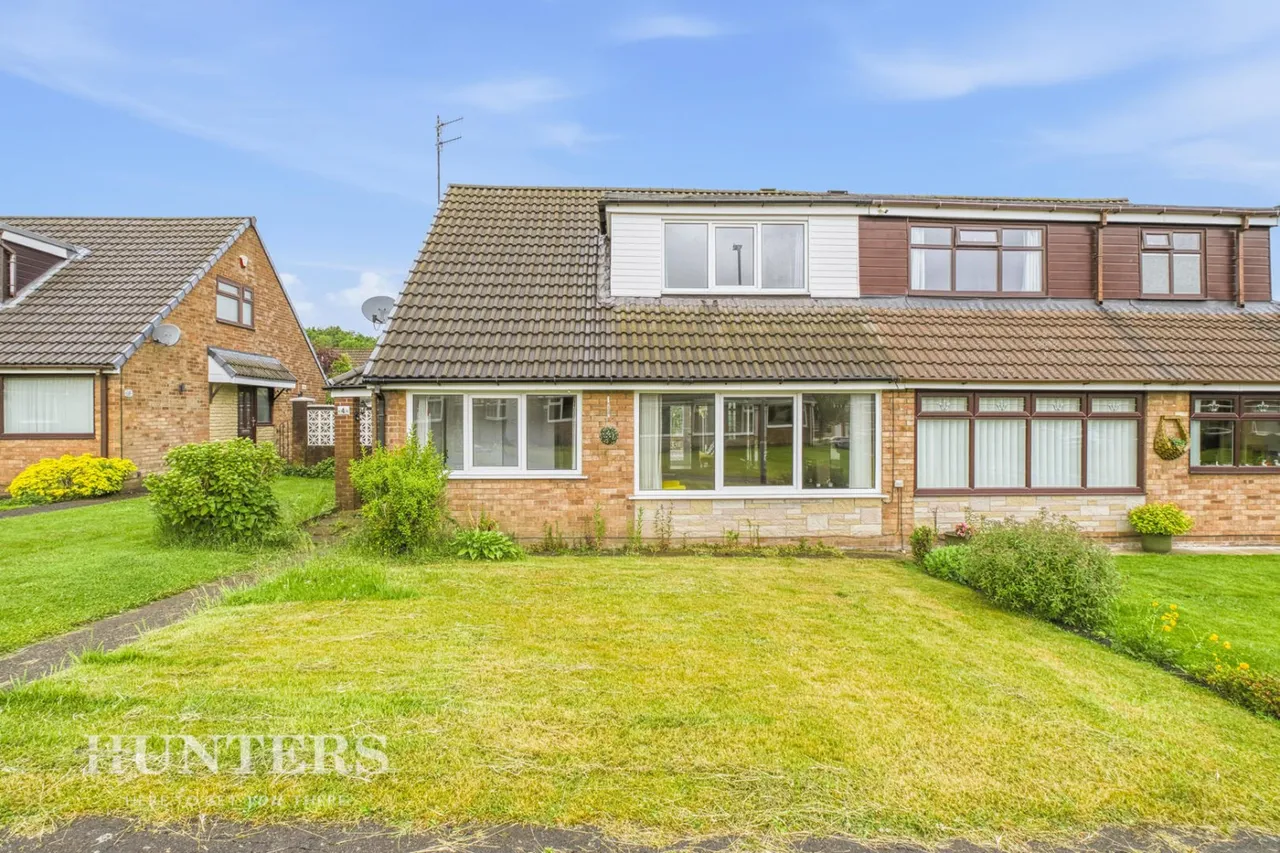 Meadow Walk, Bents Farm Estate, OL15, photo 28