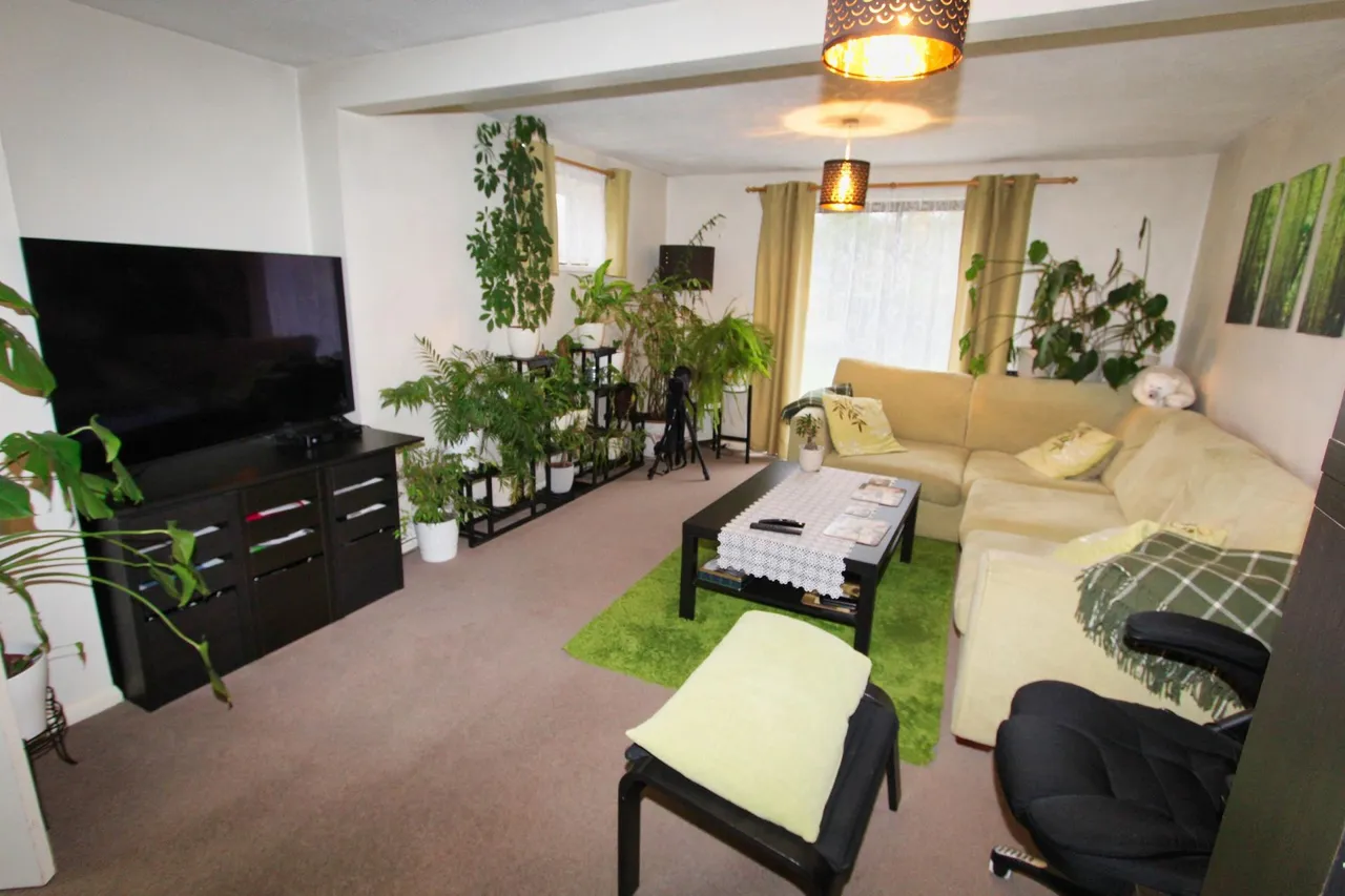 Berryfield Road, Cottingham, LE16, photo 2
