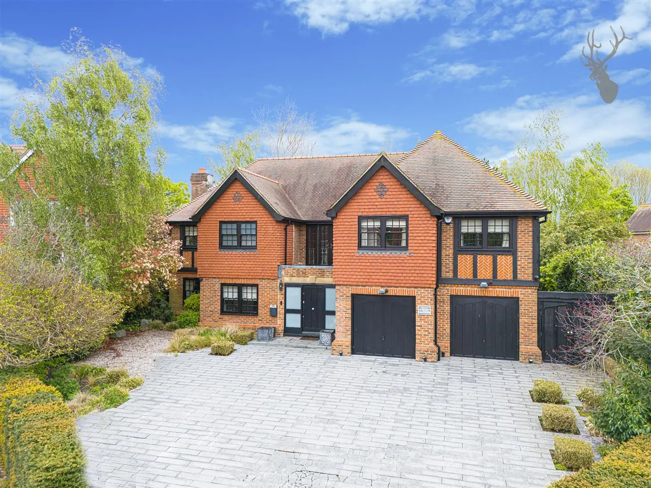 4 bed house to rent, Treetops View, Loughton, IG10