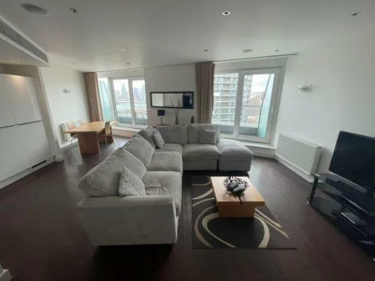 Western Gateway, Alaska Apartments, E16, photo 7