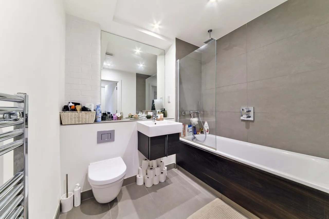 Trent Court, Royal Quay, Dod Street, Limehouse, London, E14, photo 6