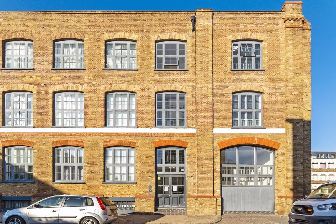 1 bed flat for sale — Trent Court, Royal Quay, Dod Street, Limehouse, London, E14