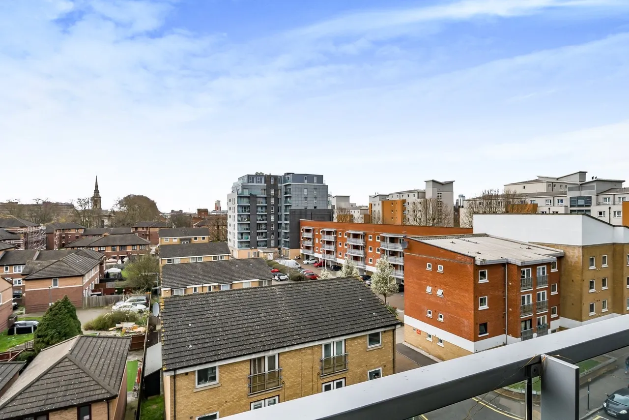 Little Thames Walk, London, SE8, photo 12