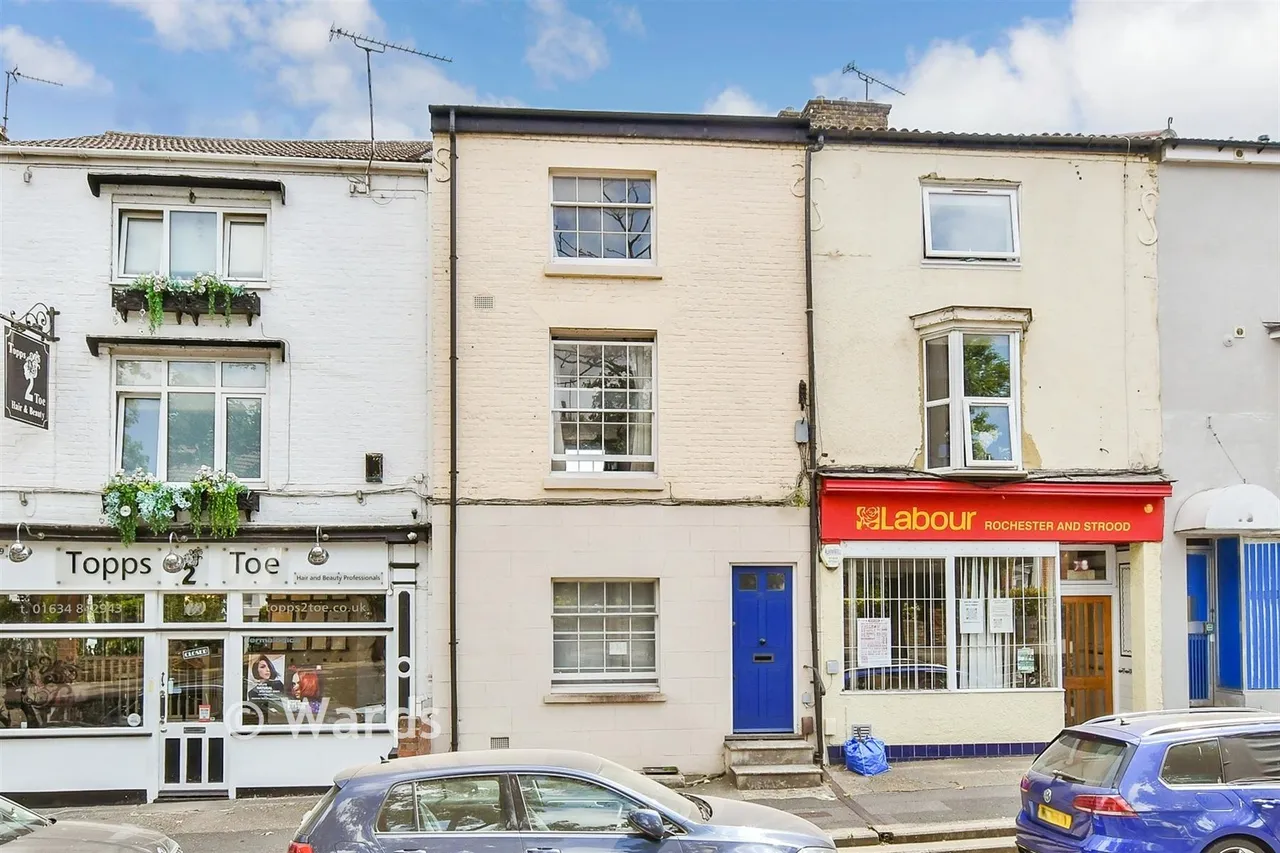 2 bed flat for sale, Maidstone Road, Rochester, ME1
