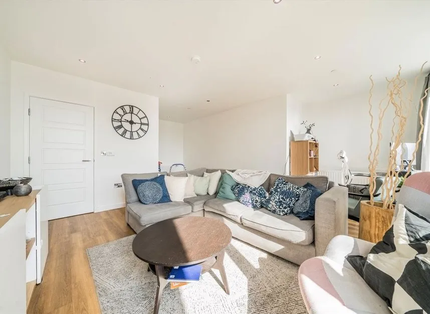 Cavendish Square, Galions Reach, E16, photo 4