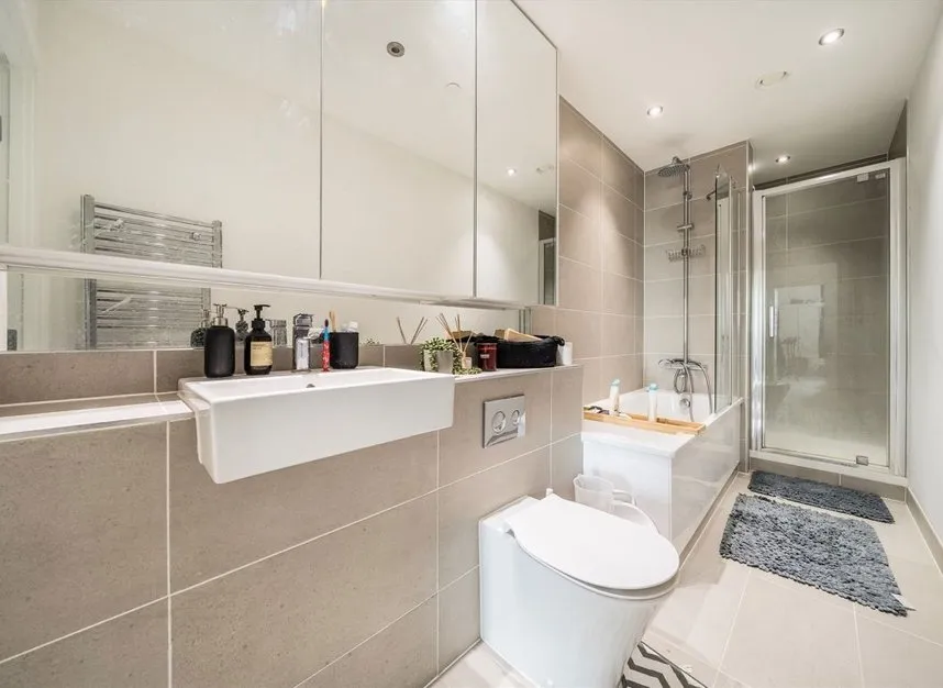 Cavendish Square, Galions Reach, E16, photo 7