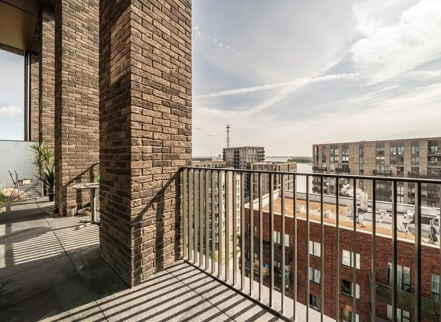 Cavendish Square, Galions Reach, E16, photo 5