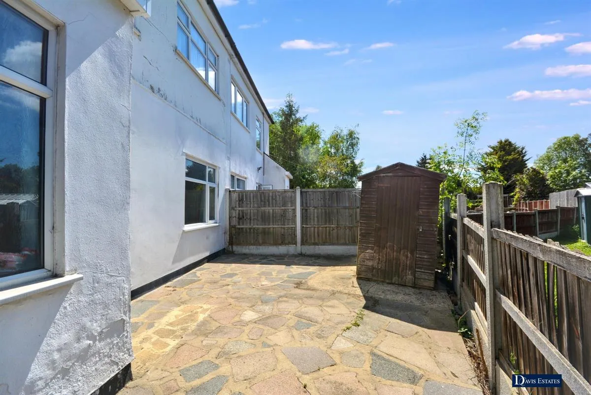 Michael Gardens, Ardleigh Green, Hornchurch, RM11, photo 4