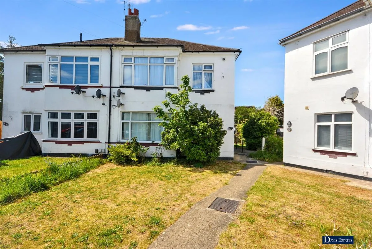 2 bed flat for sale — Michael Gardens, Ardleigh Green, Hornchurch, RM11