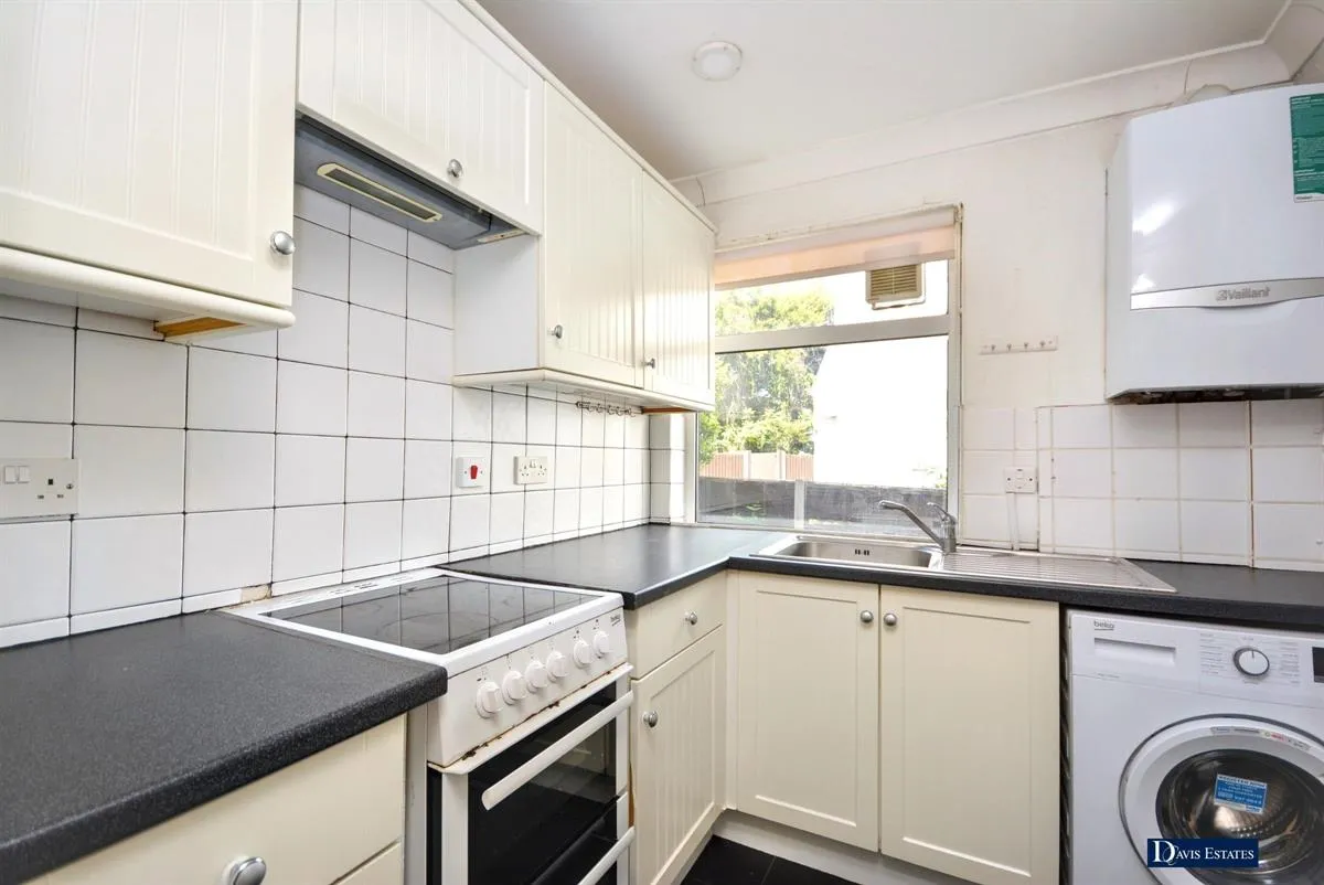 Michael Gardens, Ardleigh Green, Hornchurch, RM11, photo 3