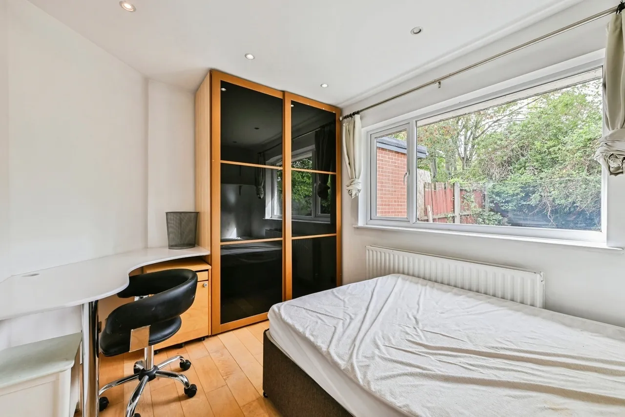 Orston Drive, Wollaton, NG8, photo 10