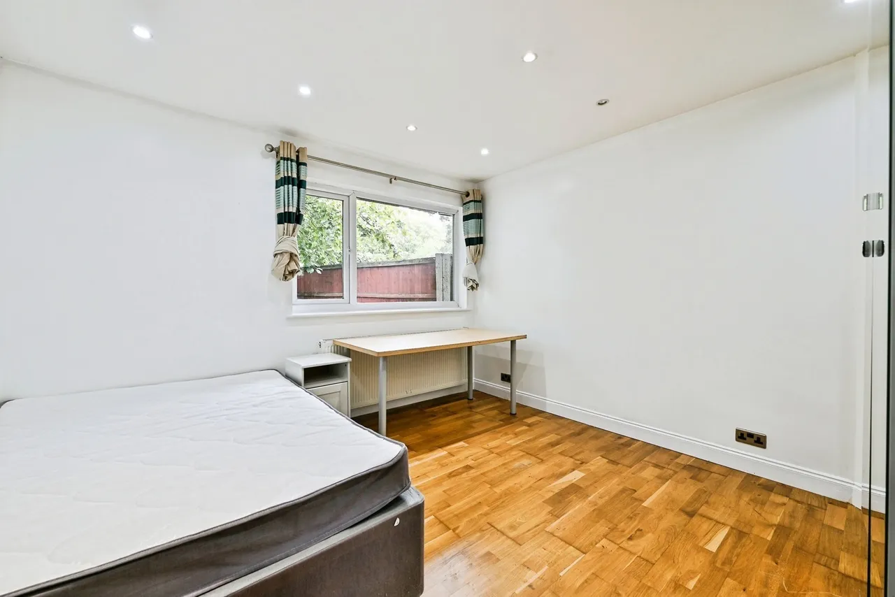 Orston Drive, Wollaton, NG8, photo 9