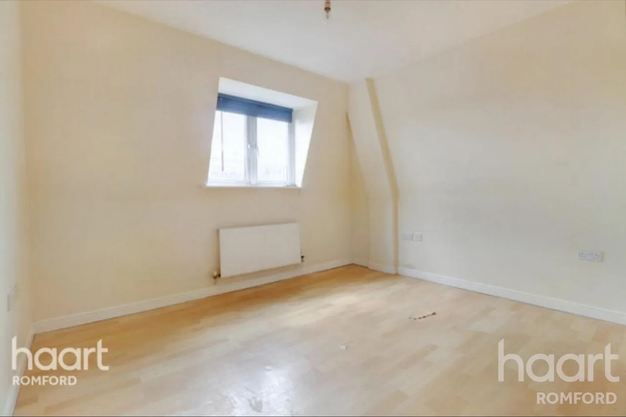 Southbury Court, Romford -, RM1, photo 7