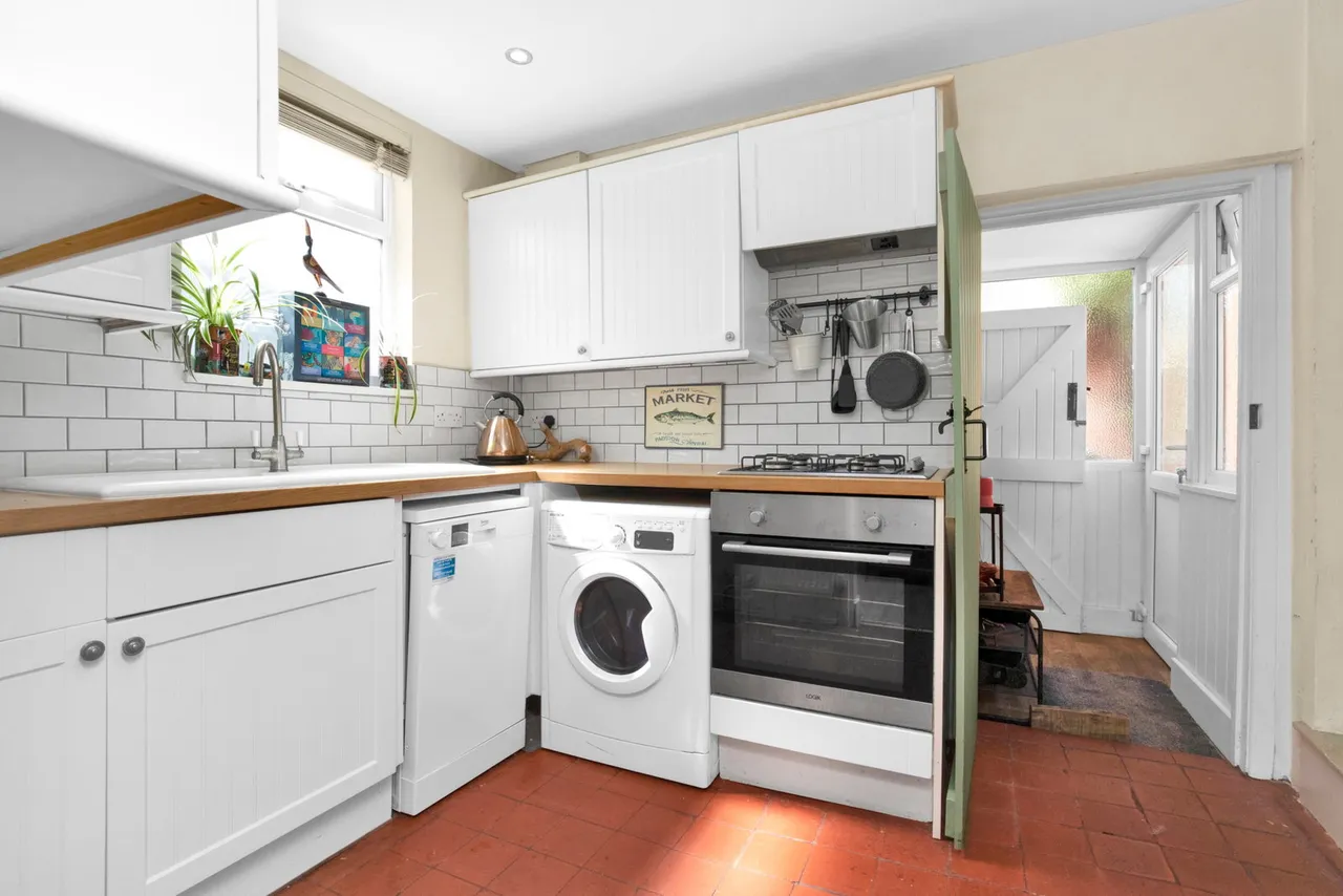 Amery Hill, Alton, GU34 1HS, photo 2