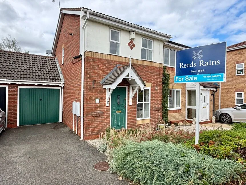 2 bed house for sale — Larkspur Drive, Evesham, Worcestershire, WR11