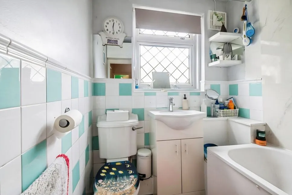 Longhill Road, London, SE6, photo 4