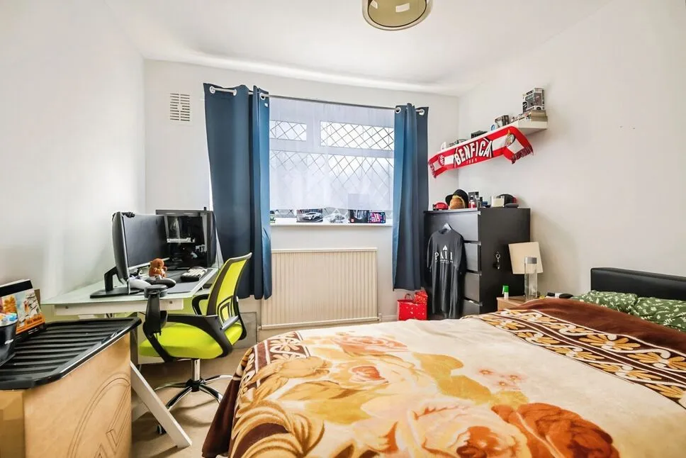 Longhill Road, London, SE6, photo 7