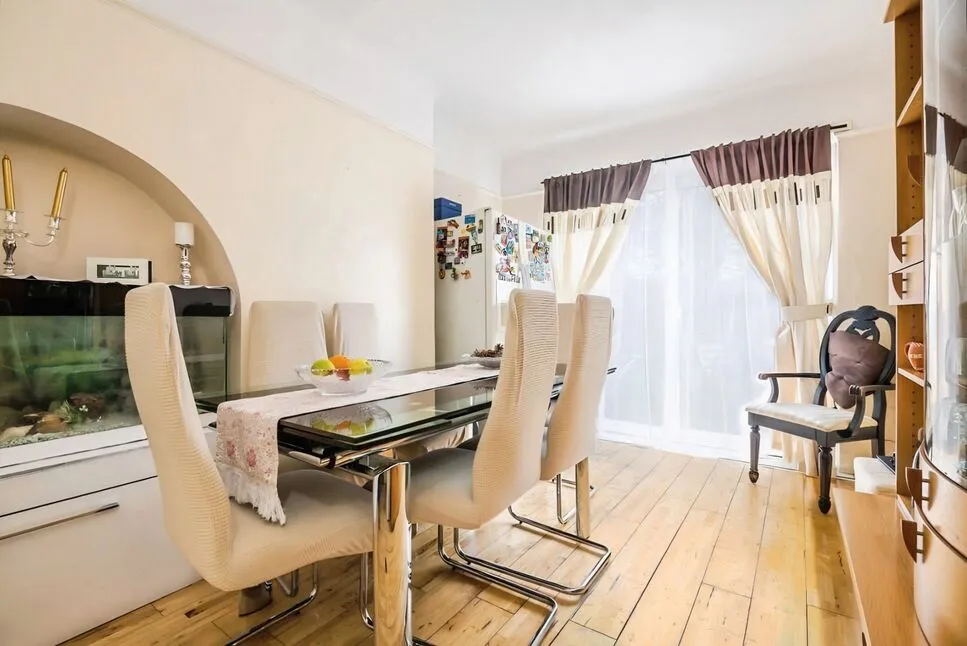 Longhill Road, London, SE6, photo 6