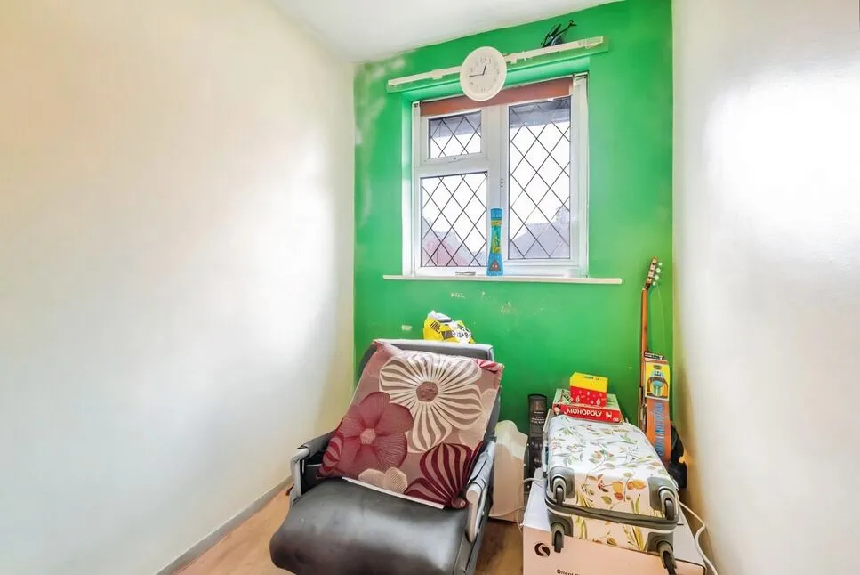 Longhill Road, London, SE6, photo 3