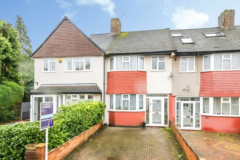 3 bed house for sale — Longhill Road, London, SE6
